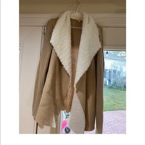 Cardigan with faux fur collar